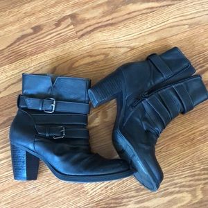 BLACK ANKLE BOOTS